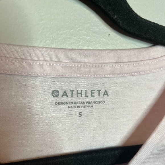 Athleta pastel pink long sleeve knot cropped tee - Picture 2 of 4